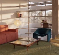 Perspectiva de projeto da sala de estar no Apartamento Itacolomi com sofá terracota, poltrona azul escuro, poltronas Wassily, mesa de centro de vidro, luminária de papel estilo Akari e estante vazada metálica.